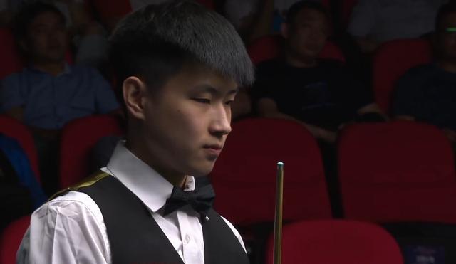 足球英足总宣布新规，严惩假摔行为引关注