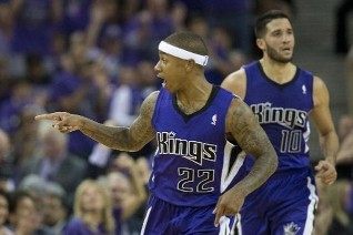 马内：萨拉赫是那种一看到球门就谁也不看的人，这是他的天性