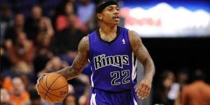 卡雷拉斯染红全程：对裁判让任意球重开不满染黄，随后抱怨吃直红